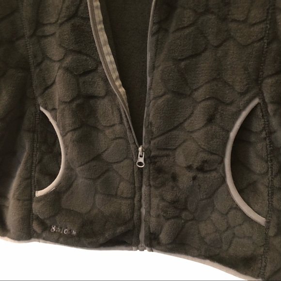 High Quality Fleece Jacket - Picture 3 of 10